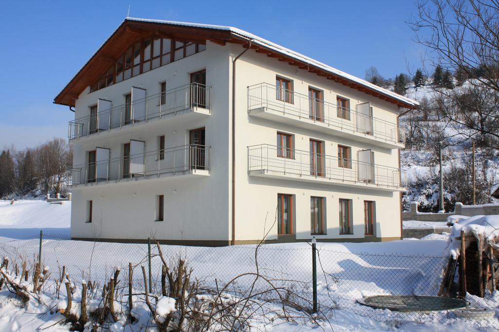 Villa Malina 奥什恰德尼察 外观 照片